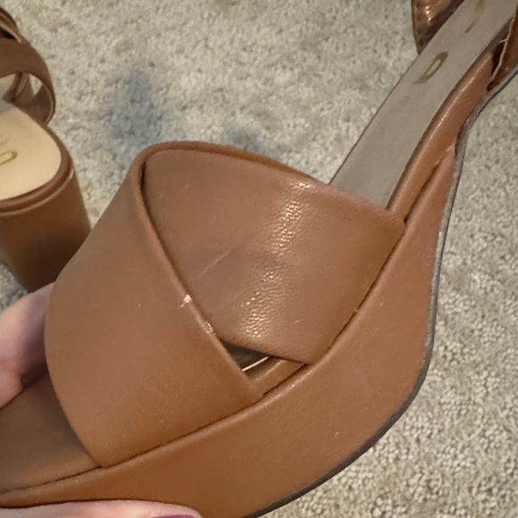 Unisa Women's Tan Platform Sandals - Picture 4 of 4